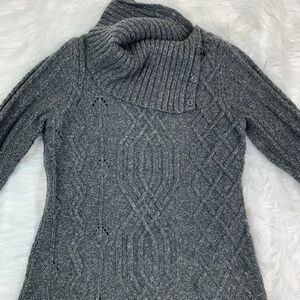 Beatrix Ost Gray turtle neck sweater